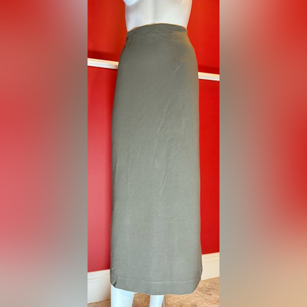 Babaton long, olive green stretch skirt